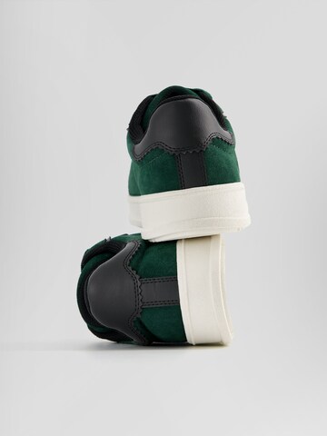 Sneaker bassa di Bershka in verde