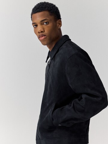 Pull&Bear Tussenjas in Zwart