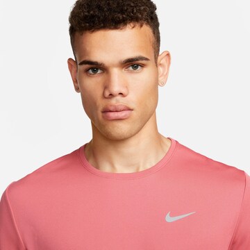 NIKE Funktionsshirt 'Miler' in Rot