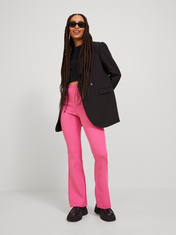 Flared Pantaloni 'Mynte' di JJXX in rosa