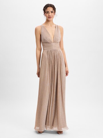 Marie Lund Avondjurk in Beige: voorkant