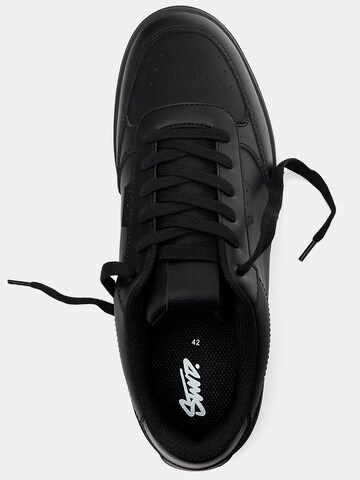 Pull&Bear Sneakers in Black