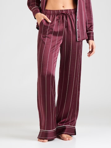 Pantaloni de pijama 'DAYANA' de la ETAM pe roșu: față