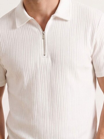 Trendyol - Camiseta en blanco