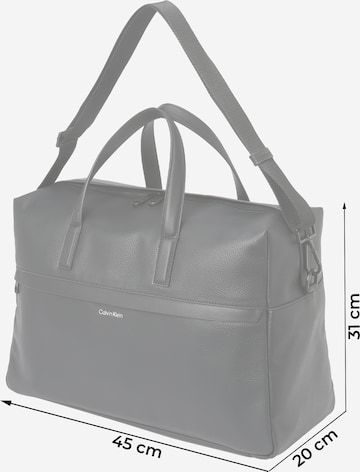 Calvin Klein Víkendová taška 'Must' - Čierna