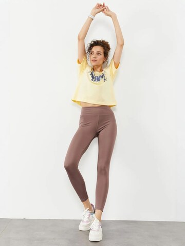 Tommy Life - Slimfit Leggings em castanho