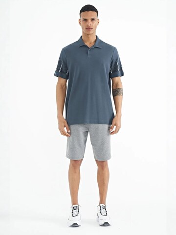 Tommy Life Shirt in Grey