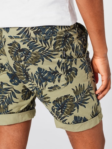 BLEND Regular Shorts in Grün