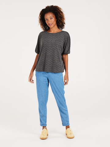 PROTEST Shirt 'PRTJABA' in Schwarz: Vorderseite