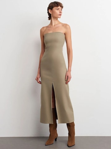 Robe Dilvin en vert : devant