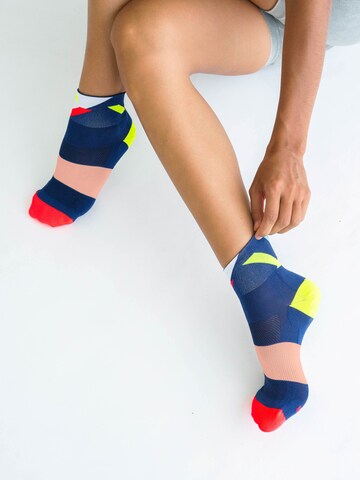 INCYLENCE Sportsocken 'STRIKES SHORT' in 