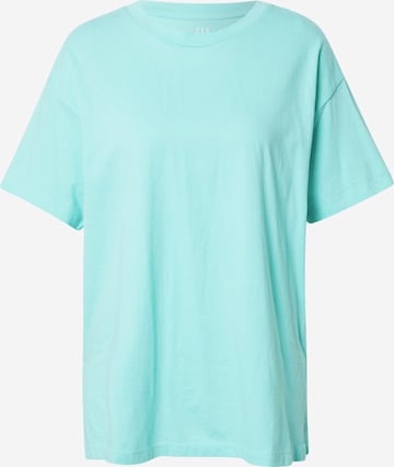 Tricou de la GAP pe verde: față