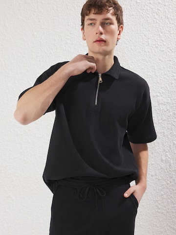 T-Shirt Trendyol en noir : devant