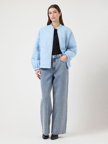 Veste mi-saison 'YASCasi' YAS en bleu