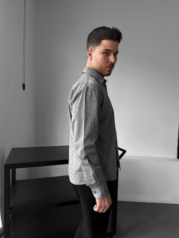 Kleidermafia - Ajuste confortable Camisa 'Regular Fit Cotton Pocket Shirt - Anthracite' en gris