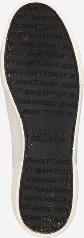 Tommy Jeans حذاء رياضي بلا رقبة بلون رمادي