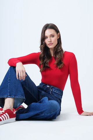 Tricou de la Trend Alaçatı Stili pe roșu