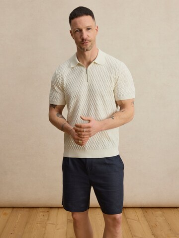 DAN FOX APPAREL Μπλουζάκι 'Manuel' σε λευκό: μπροστά