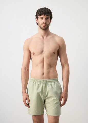 MANGO MAN Board Shorts 'Seerf' in Green: front