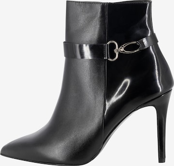 faina Ankle Boots in Black: front