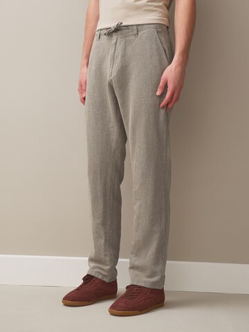 Next Slimfit Hose in Braun: Vorderseite