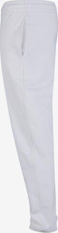 Effilé Pantalon Urban Classics en blanc