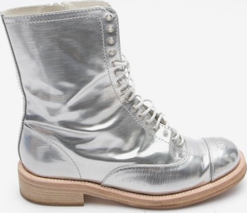 CHANEL Dress Boots in 38,5 in Silver: front