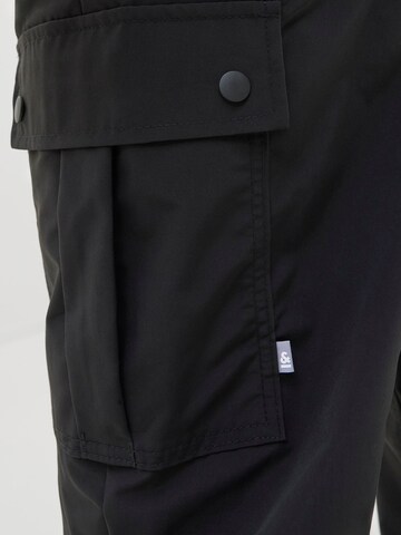 Loosefit Pantaloni di JACK & JONES in nero