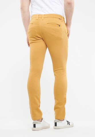 Le Temps Des Cerises Regular Chino Pants in Yellow