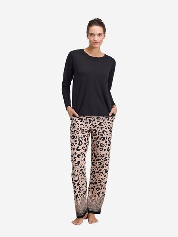 Goldenbay Pajama 'Bergenia' in Black: front