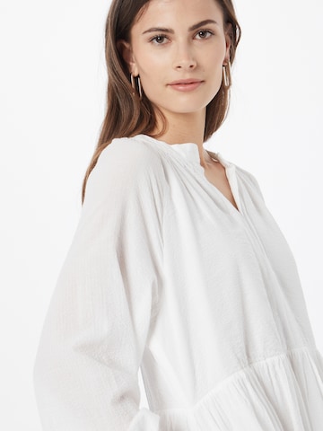 Robe-chemise 'Daisy' Line of Oslo en blanc