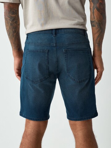 Next Slimfit Shorts in Blau