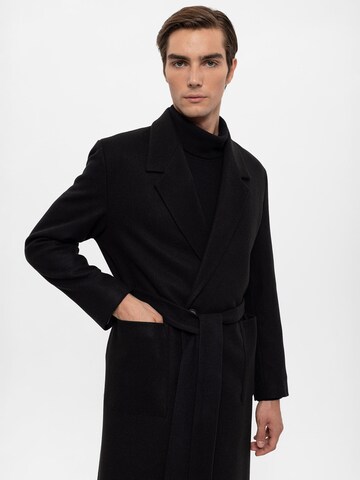 Antioch Between-Seasons Coat in Black