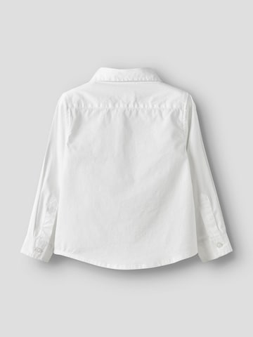 Coupe regular Chemise NAME IT en blanc