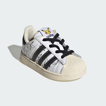 Baskets 'Pokemon Superstar II' ADIDAS ORIGINALS en blanc