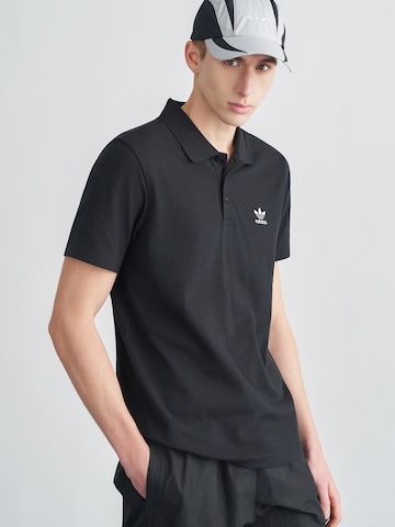 ADIDAS ORIGINALS Футболка 'ESS' в Черный