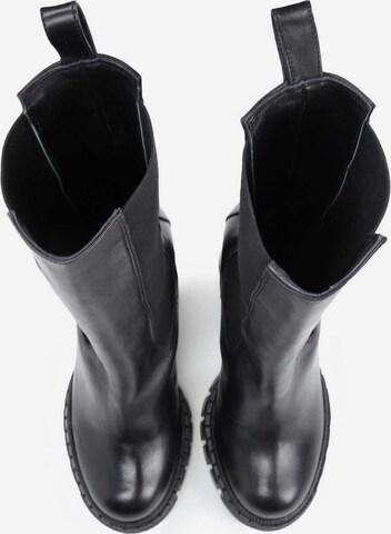 Kazar Boots in Black