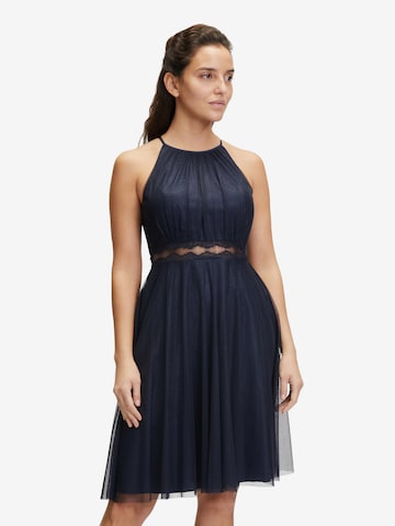 Robe de cocktail Vera Mont en bleu : devant