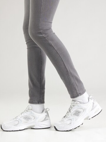 Skinny Jean ONLY en gris