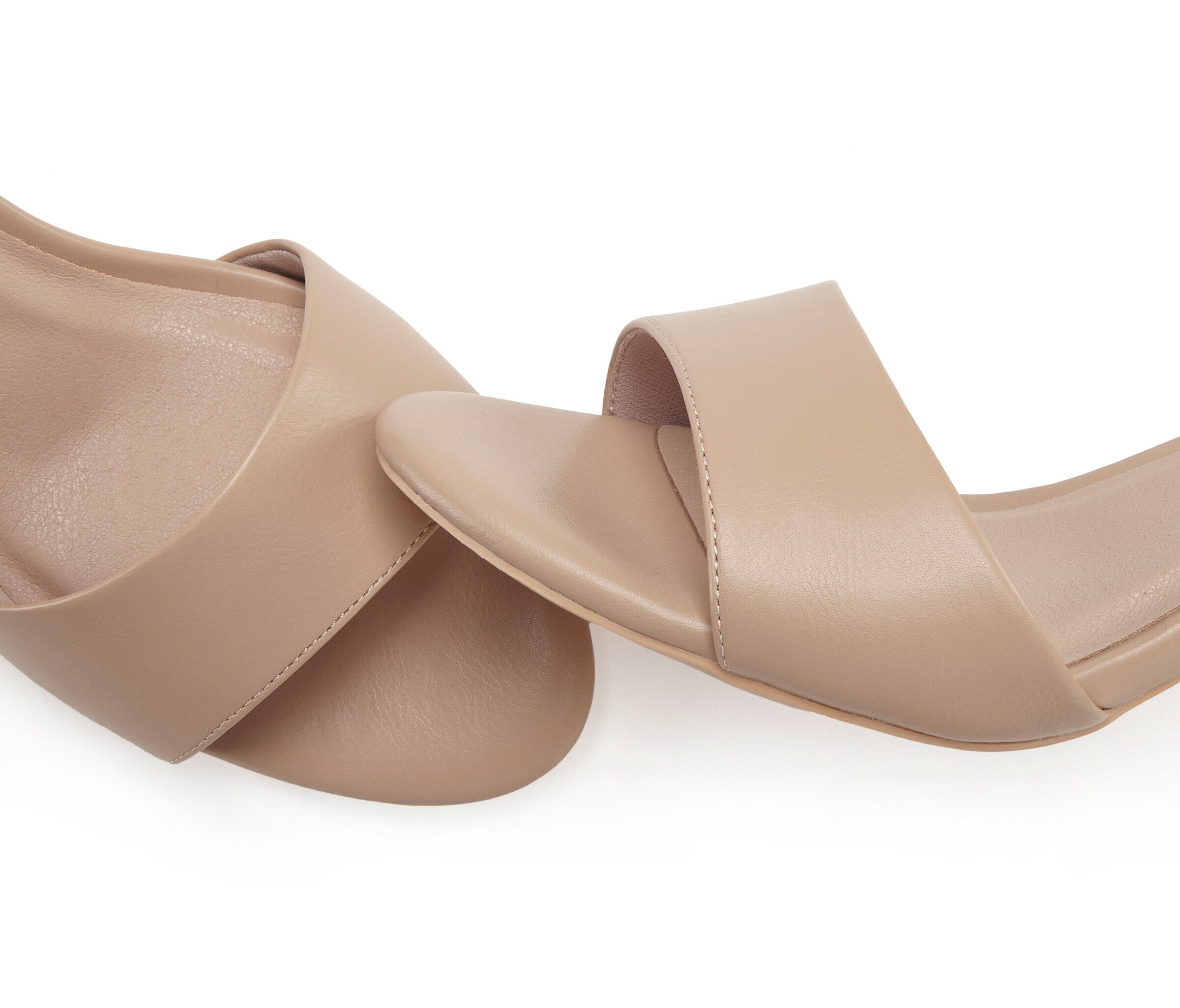 LASCANA Sandals in Beige
