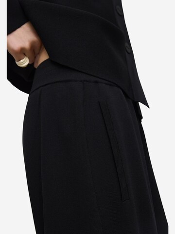 Adolfo Dominguez Štandardný strih Nohavice - Čierna