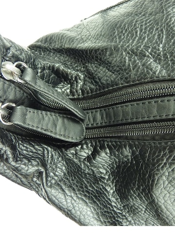 Kumixi Schultertasche in Schwarz
