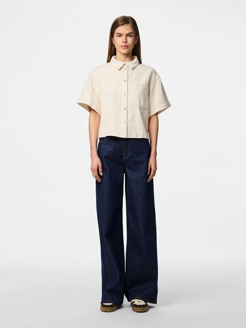 Chemisier 'PCSavanna' PIECES en blanc