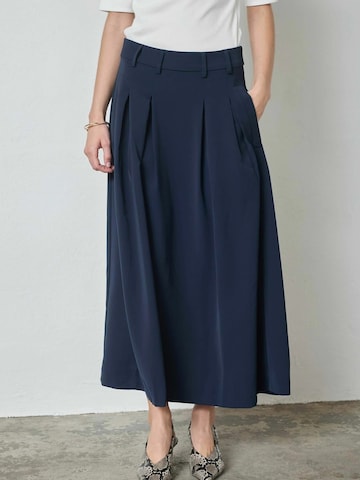 Jupe 'AnyaCC' co'couture en bleu : devant