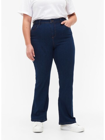 Zizzi Flared Jeans i blå: forside
