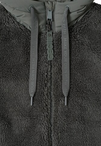 CECIL Between-Seasons Coat in Green