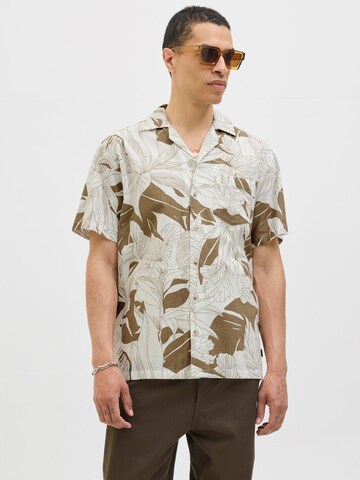 Coupe regular Chemise JACK & JONES en blanc : devant