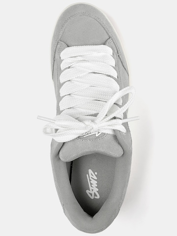 Sneaker bassa di Pull&Bear in grigio