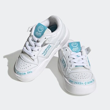 Baskets ADIDAS ORIGINALS en blanc