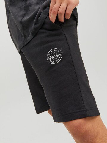 JACK & JONES Regular Shorts 'Shark' in Schwarz